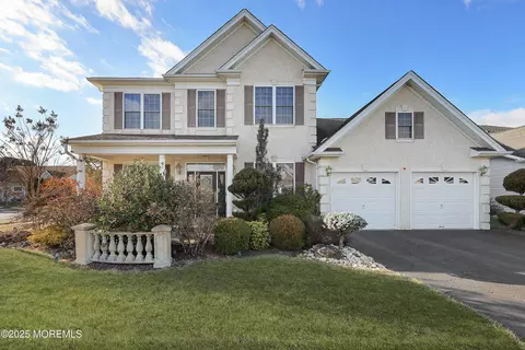 79 Riviera Dr, Monroe, NJ 08831