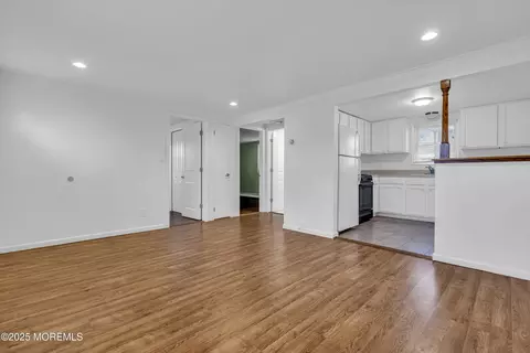 Living - 242 Juniper Ln, Forked River, NJ 08731 photo 3 of 5