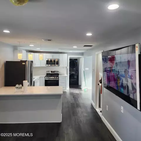 86 Kennedy Ave, Aberdeen, NJ 07747