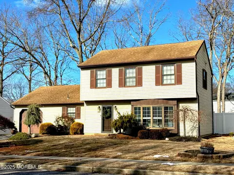 24 Standish Dr, Howell, NJ 07731
