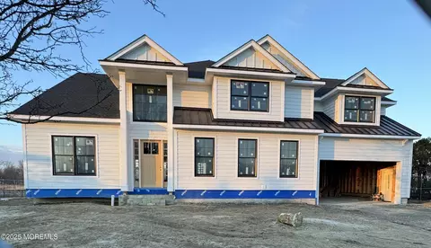 11 Leeward Ct, Oceanport, NJ 07757