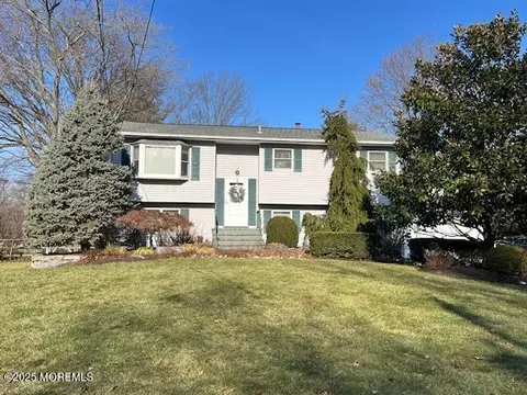 5 Rocky Brook Rd, Cranbury, NJ 08512
