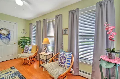 36 Grenada St, Toms River, NJ 08757