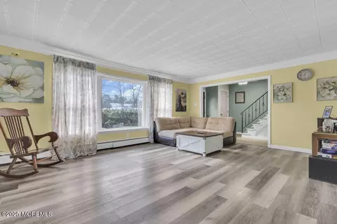 Living - 533 E Dickinson Ave, Galloway, NJ 08205 photo 2 of 2