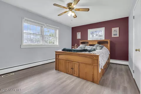 Bedroom - 533 E Dickinson Ave, Galloway, NJ 08205 photo 2 of 5