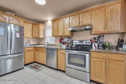 Kitchen - 533 E Dickinson Ave, Galloway, NJ 08205 photo 1 of 5