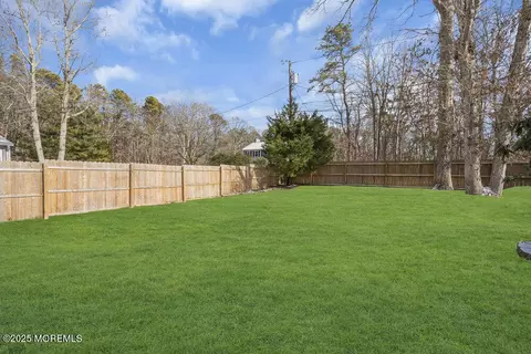 Exterior - 533 E Dickinson Ave, Galloway, NJ 08205 photo 4 of 6