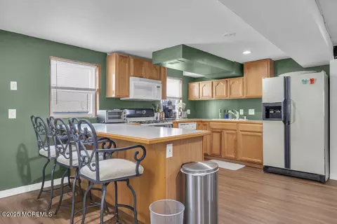 Kitchen - 533 E Dickinson Ave, Galloway, NJ 08205 photo 5 of 5