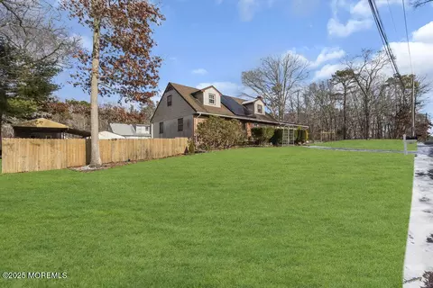 Exterior - 533 E Dickinson Ave, Galloway, NJ 08205 photo 3 of 6
