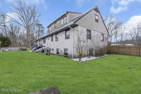 Exterior - 533 E Dickinson Ave, Galloway, NJ 08205 photo 5 of 6