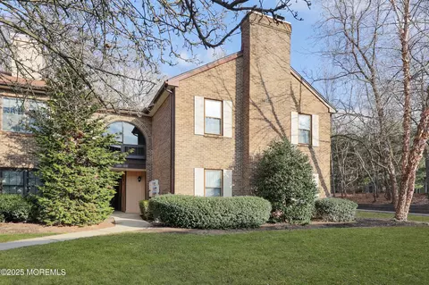 1218 Wellington Pl, Aberdeen, NJ 07747