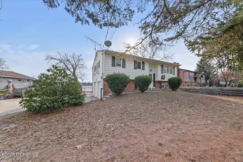 48 Tensaw Dr, Browns Mills, NJ 08015