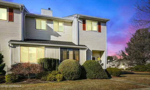 388 Middlewood Rd, Middletown, NJ 07748