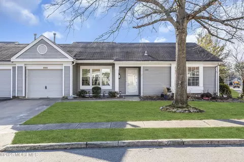 1193 Thornbury Ln # B, Manchester, NJ 08759
