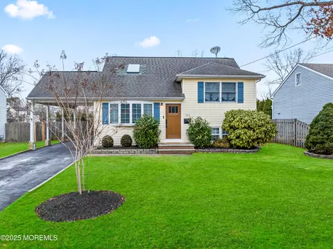 111 Dennis Dr, Brick, NJ 08724
