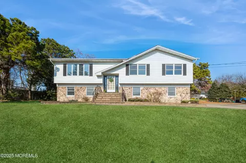 413 Winding Way, Brick, NJ 08723