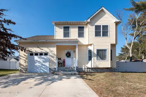 1212 Taylor Ln, Forked River, NJ 08731