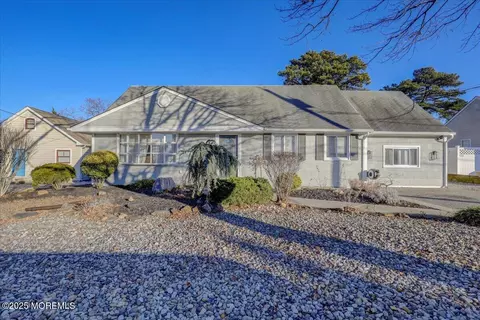 816 Roselle Ave, Brick, NJ 08724