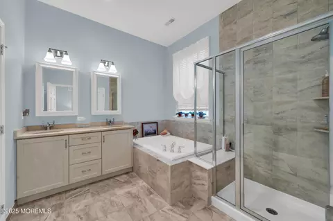 Bath - 9 Dunberry Dr, Forked River, NJ 08731 photo 1 of 3