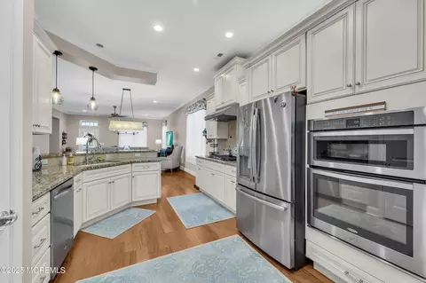 Kitchen - 9 Dunberry Dr, Forked River, NJ 08731 photo 5 of 6