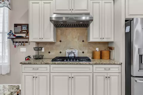 Kitchen - 9 Dunberry Dr, Forked River, NJ 08731 photo 3 of 6