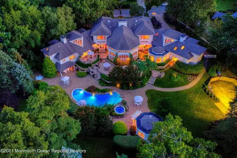 11 Pine Dr, Little Silver, NJ 07739