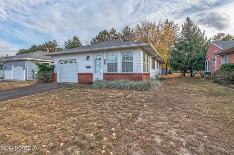 520 Jamaica Blvd, Toms River, NJ 08757