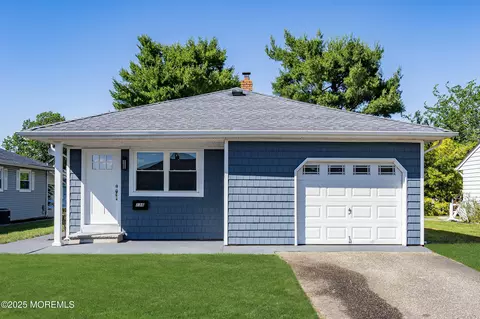 138 Barbuda St, Toms River, NJ 08757