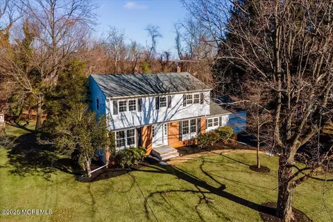 28 Meadowbrook Ln, Freehold, NJ 07728