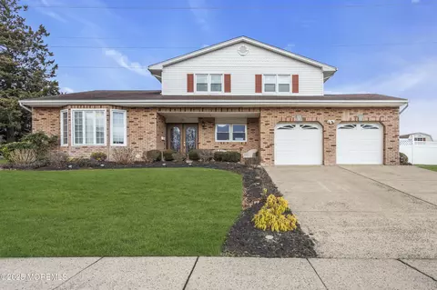 10 Wilmot Rd, Sayreville, NJ 08872