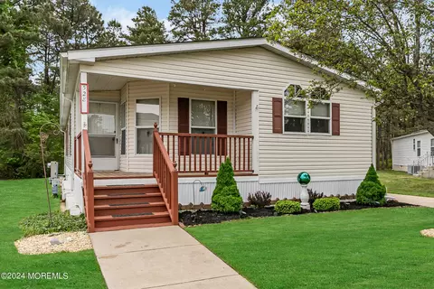 528 Momosa Dr, Whiting, NJ 08759