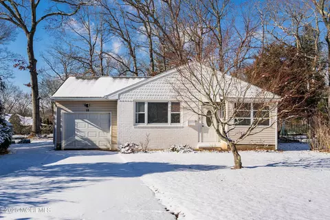10 Morning Glory Ct, Toms River, NJ 08755