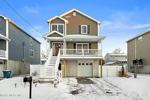 9 Montana Ave, Port Monmouth, NJ 07758
