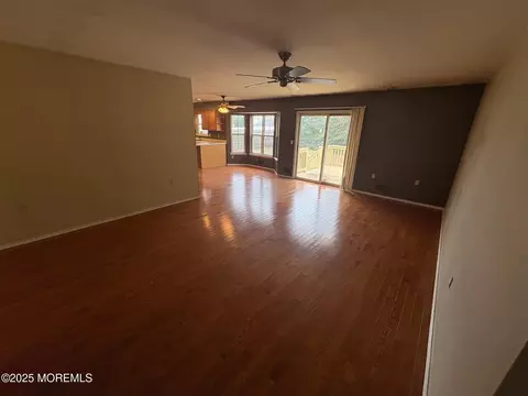 Living - 228 Sunset Dr, Forked River, NJ 08731 photo 2 of 4