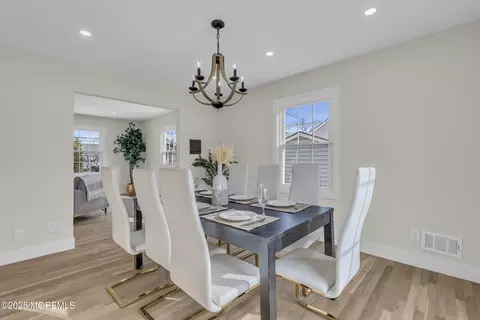 Dining - 549 Nicholas Rd, Brick, NJ 08724 photo 2 of 4