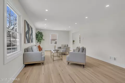 Living - 549 Nicholas Rd, Brick, NJ 08724 photo 1 of 3
