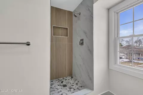 Bath - 549 Nicholas Rd, Brick, NJ 08724 photo 4 of 9