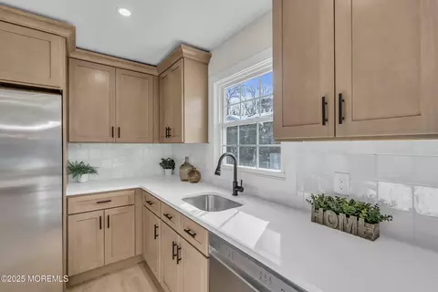 Kitchen - 549 Nicholas Rd, Brick, NJ 08724 photo 6 of 7