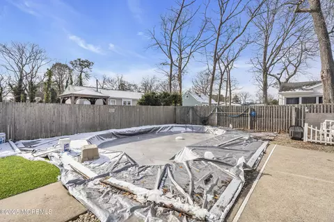 Exterior - 549 Nicholas Rd, Brick, NJ 08724 photo 7 of 11