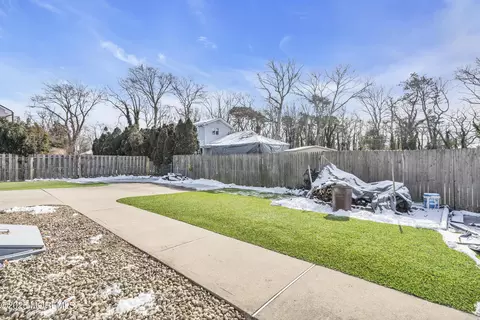 Exterior - 549 Nicholas Rd, Brick, NJ 08724 photo 8 of 11