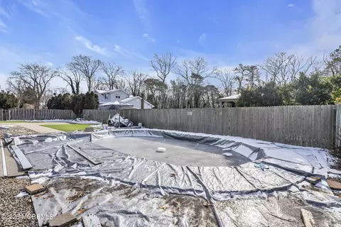 Exterior - 549 Nicholas Rd, Brick, NJ 08724 photo 9 of 11