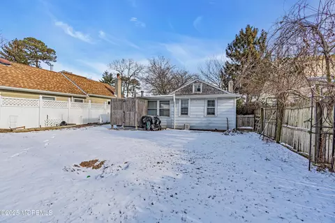 Exterior - 128 Pinehurst Rd, Brick, NJ 08723 photo 1 of 2