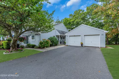 39 Poplar Ct #C, Brielle, NJ 08730