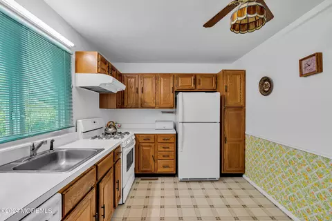 Kitchen - 39 Poplar Ct #C, Brielle, NJ 08730 photo 1 of 3
