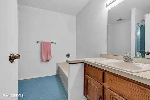 Bath - 39 Poplar Ct #C, Brielle, NJ 08730 photo 1 of 3