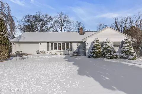 173 Rutledge Dr, Red Bank, NJ 07701