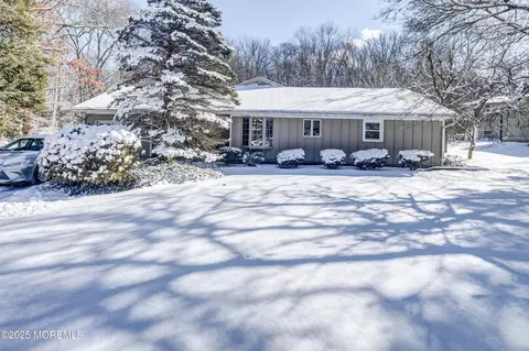 93 New Monmouth Rd, Middletown, NJ 07748