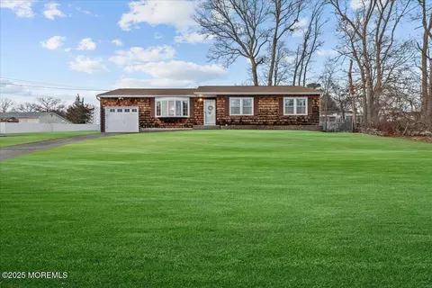 1901 2nd Ave, Toms River, NJ 08757