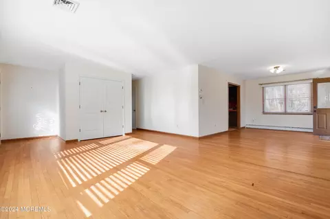 Living - 544 Hyson Rd, Jackson, NJ 08527 photo 1 of 1