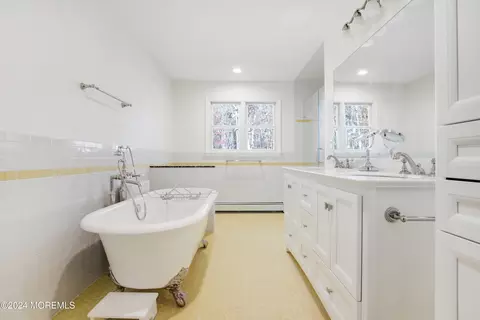 Bath - 544 Hyson Rd, Jackson, NJ 08527 photo 1 of 1